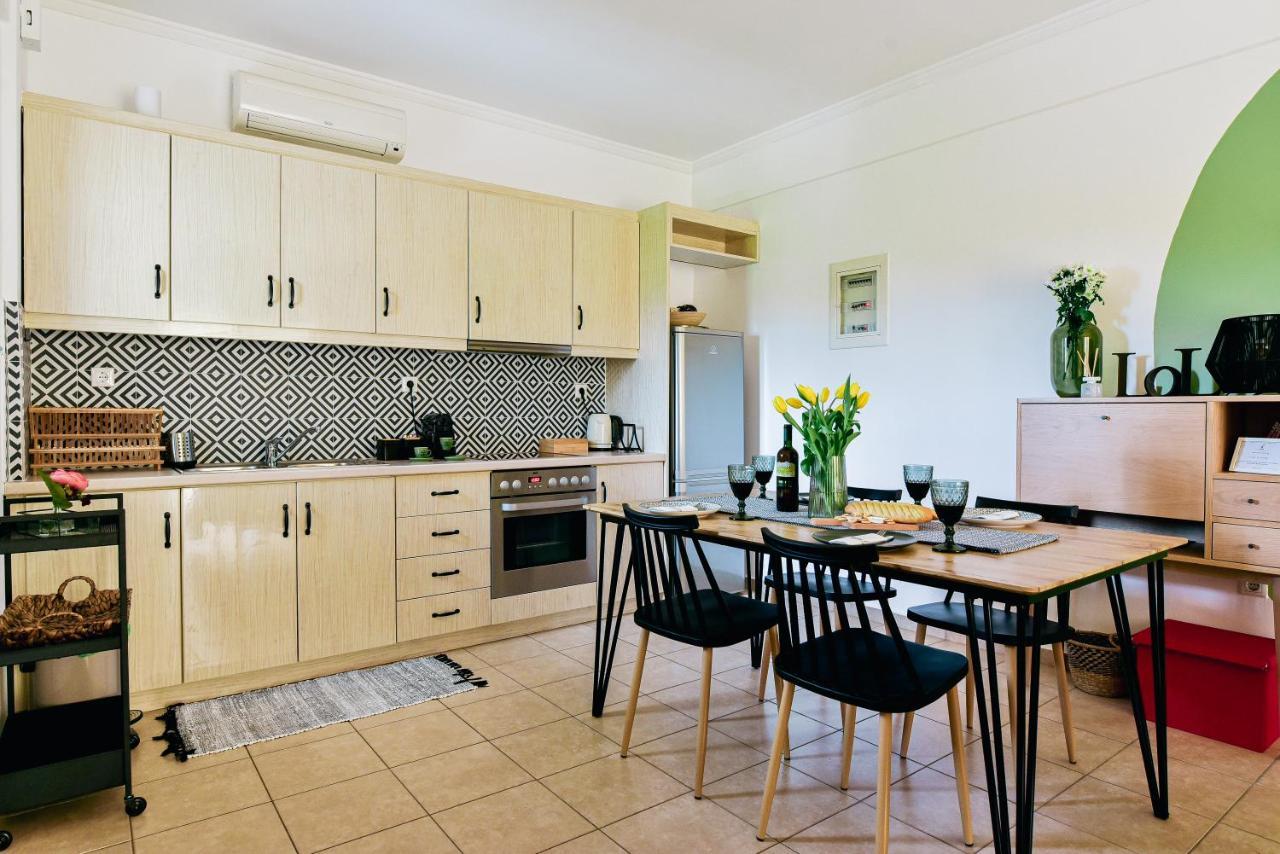 Oliva Holiday Homes Dijeliótika Kültér fotó